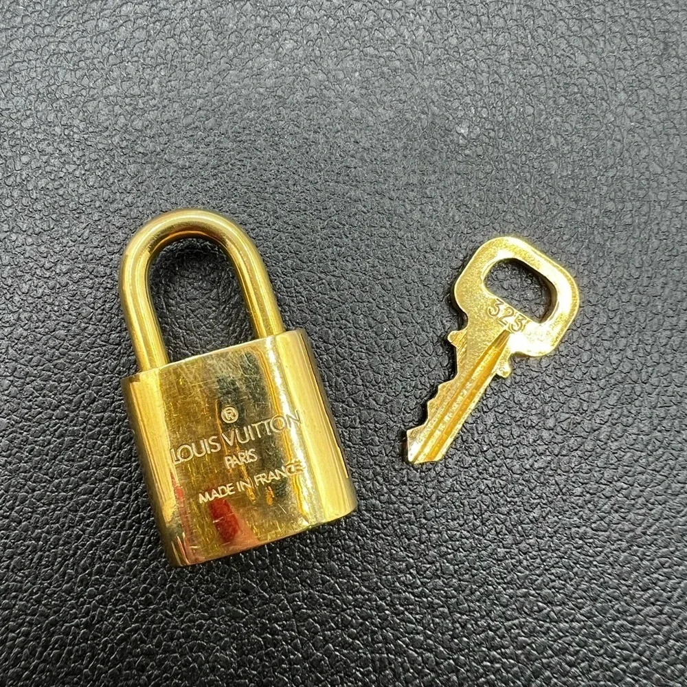 Louis Vuitton Lock and Key #323